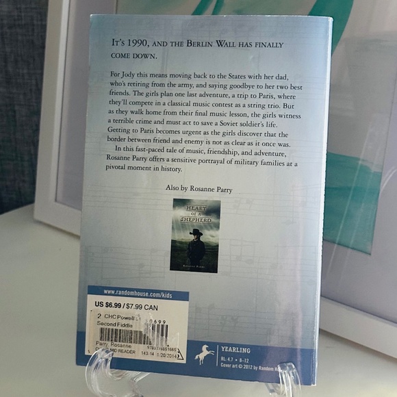 SIGNED Second Fiddle Rosanne Parry Paperback Book - Picture 2 of 2